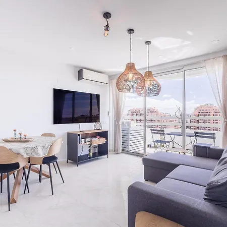 Oceanview - Luxury Beachfront דירה